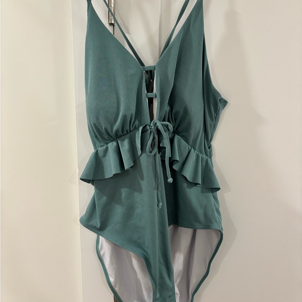 SHEIN Mint Green Ruffled Swimsuit 3XL Size 18 Excellent Conditon